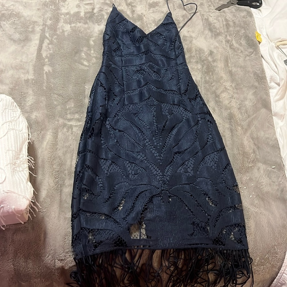 Navy blue
Cross back
Spaghetti strap
Lace